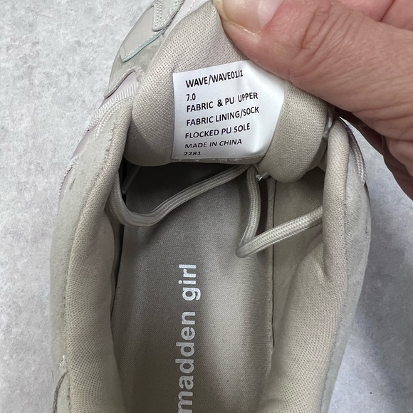 Madden Girl size 7 sneakers - Picture 3 of 3